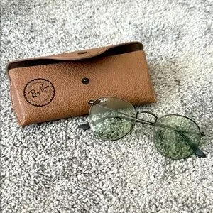 Ray-Ban Round Transition Sunglasses with Case Ray-Ban RB3547 OVAL METAL Oval Shaped Non-Polarized  main image 3